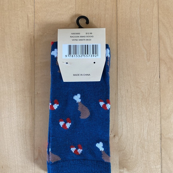 Holiday Socks-Raccoon - Picture 2 of 5